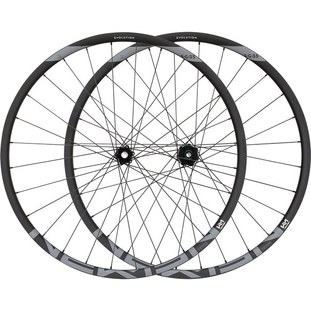 NEWMEN Evo SL E.35 29' 15x110 SP 6B 28h FADE etukiekko